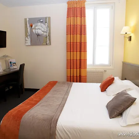 Brit Le Surcouf Hotel 3*